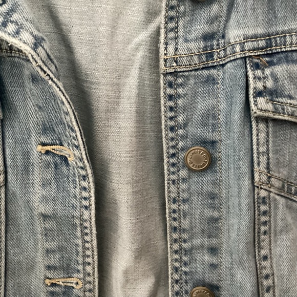 The Limited Light Denim Jacket - Picture 4 of 7